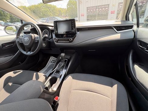 Used 2022 Toyota Corolla LE FWD image 18