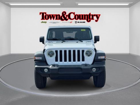 Certified 2022 Jeep Wrangler Unlimited Sport image 2