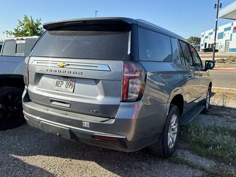 Used 2022 Chevrolet Suburban LT AWD/4WD image 5