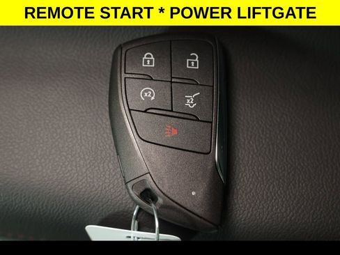 New 2026 Chevrolet Traverse Z71 w/ Driver Confidence Package AWD/4WD image 10