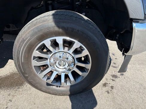 Used 2021 Ford F350 Lariat w/ Lariat Value Package AWD/4WD image 4