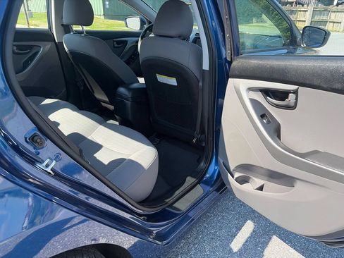 Used 2016 Hyundai Elantra SE FWD image 12