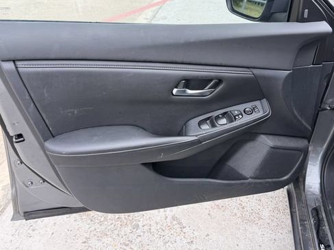 Used 2022 Nissan Sentra SV w/ All-Weather Package FWD image 9