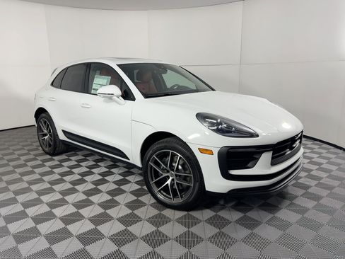 Used 2026 Porsche Macan AWD/4WD image 7