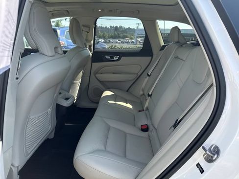 Used 2023 Volvo XC60 B5 Plus w/ Climate Package AWD/4WD image 13