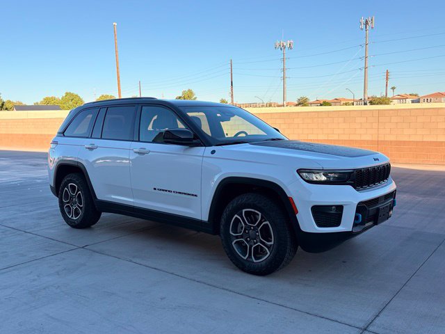 Used 2023 Jeep Grand Cherokee Trailhawk w/ Luxury Tech Group III AWD/4WD image 5