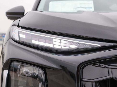 New 2026 Audi Q3 quattro 2.0T AWD/4WD image 9
