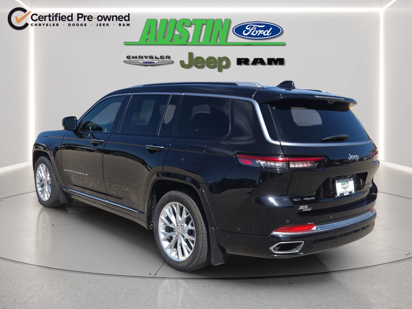 Certified 2021 Jeep Grand Cherokee L Summit w/ Advanced Protech Group IV AWD/4WD image 3