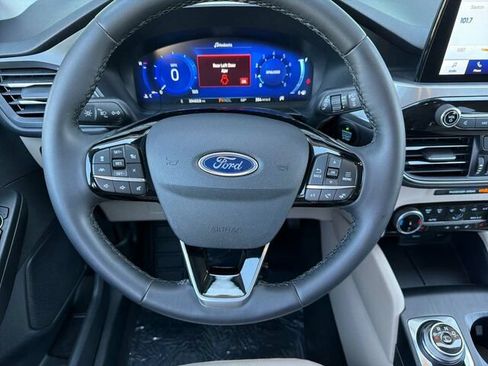 Used 2022 Ford Escape Titanium w/ Class II Trailer Tow Package AWD/4WD image 18