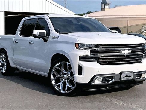 Used 2021 Chevrolet Silverado 1500 High Country w/ Technology Package AWD/4WD image 38