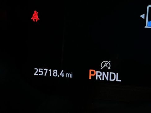 Used 2025 Ford Explorer ST-Line w/ ST-Line Street Pack image 17