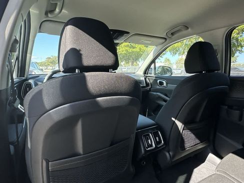 Certified 2026 Kia Sorento LX FWD image 23