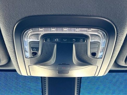 Used 2025 Mercedes-Benz Sprinter 2500 image 9