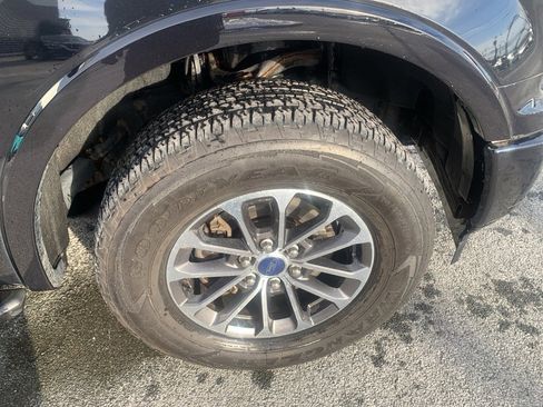 Used 2020 Ford F150 XLT w/ Equipment Group 302A Luxury image 9