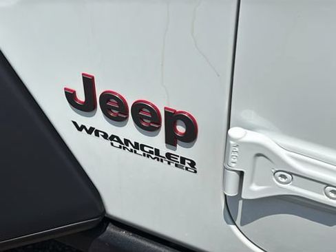 Used 2022 Jeep Wrangler Unlimited Rubicon w/ Xtreme Recon 35" Tire Package AWD/4WD image 40