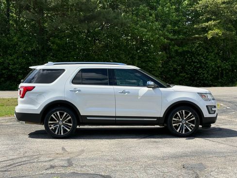 Used 2016 Ford Explorer Platinum AWD/4WD image 3