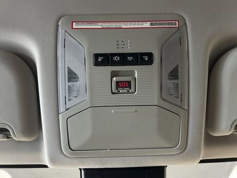 Used 2019 Toyota RAV4 LE image 72