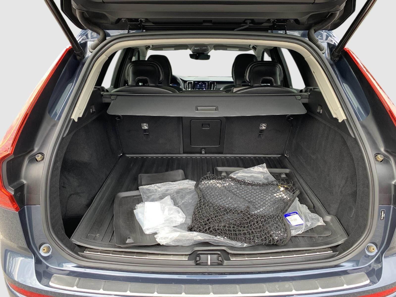 Used 2023 Volvo XC60 B5 Core w/ Climate Package AWD/4WD image 40