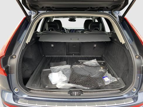 Used 2023 Volvo XC60 B5 Core w/ Climate Package AWD/4WD image 40