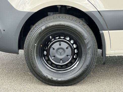 New 2026 Mercedes-Benz Sprinter 2500 image 11
