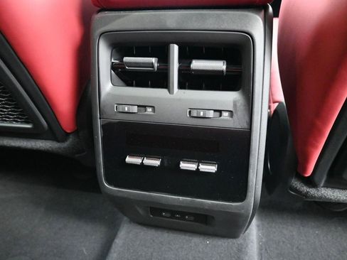 Certified 2024 Porsche Macan 4 Electric image 27