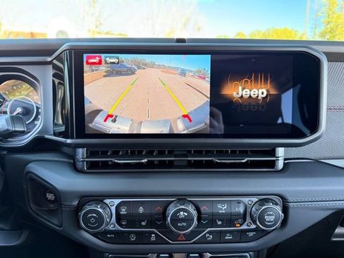 New 2026 Jeep Wrangler Unlimited Rubicon w/ Safety Group image 19