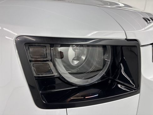 Used 2023 Land Rover Defender 110 X-Dynamic SE AWD/4WD image 10