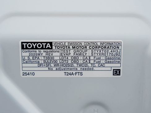 Used 2025 Toyota 4Runner Trailhunter image 53