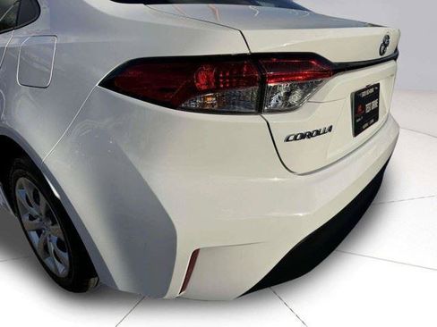 Used 2024 Toyota Corolla LE FWD image 16