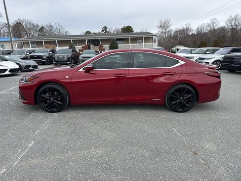 Used 2022 Lexus ES 300h F Sport image 2