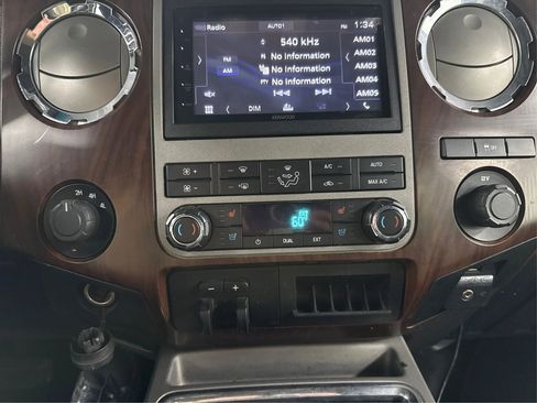 Used 2012 Ford F250 Lariat w/ Lariat Interior Pkg image 26