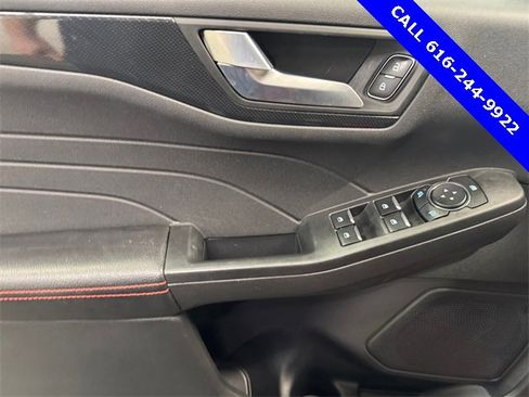 Used 2023 Ford Escape ST-Line image 25