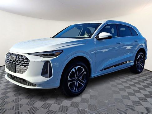 Used 2025 Audi Q5 Premium Plus w/ Premium Plus image 3