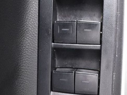 Used 2023 Toyota Highlander XLE FWD image 25