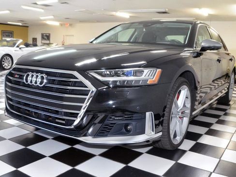 Used 2020 Audi S8 L image 5
