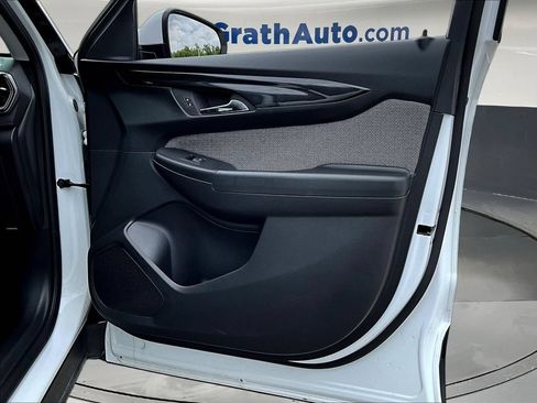 Used 2025 Chevrolet TrailBlazer LT FWD image 29
