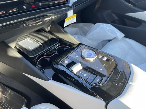 New 2026 BMW 530i xDrive w/ Premium Package image 11