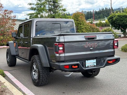 Used 2025 Jeep Gladiator Mojave w/ Convenience Group AWD/4WD image 5