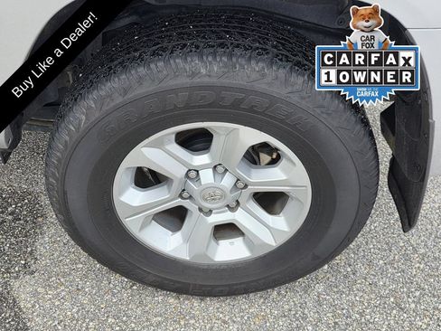Used 2024 Toyota 4Runner SR5 AWD/4WD image 35