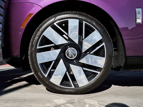 Used 2025 Rolls-Royce Cullinan Base image 3