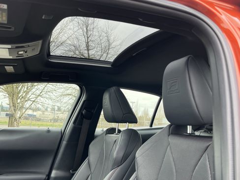 Used 2019 Lexus UX 200 F Sport w/ F Sport Premium Package image 19