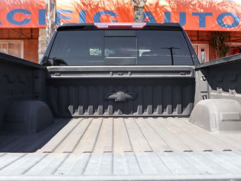 Used 2019 Chevrolet Silverado 1500 LTZ w/ LTZ Premium Package RWD image 8