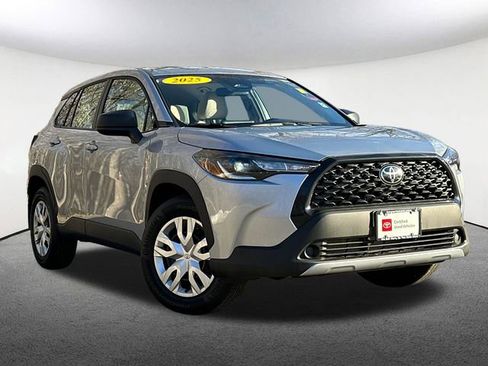Certified 2025 Toyota Corolla Cross L image 2
