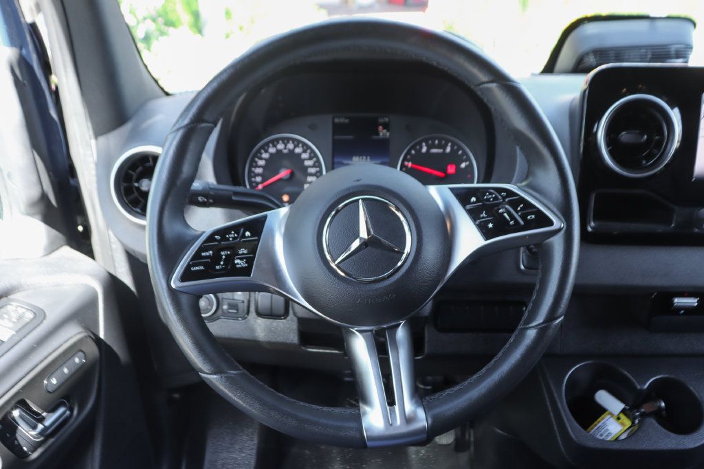 Used 2025 Mercedes-Benz Sprinter 2500 image 26