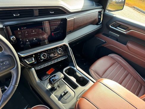 Used 2025 GMC Sierra 1500 Denali Ultimate image 32