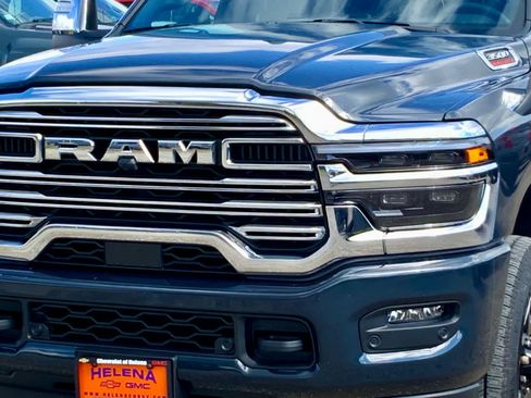 Used 2025 RAM 3500 Laramie AWD/4WD image 13