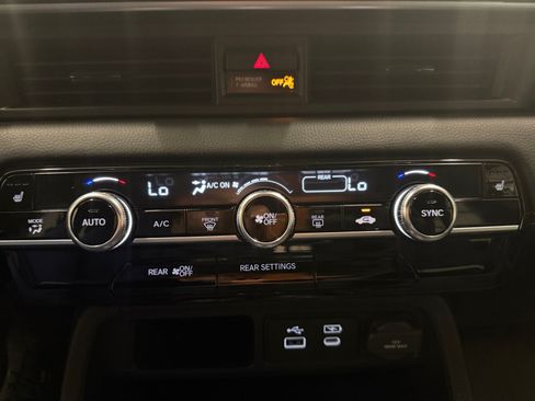 Used 2025 Honda Pilot Sport image 19