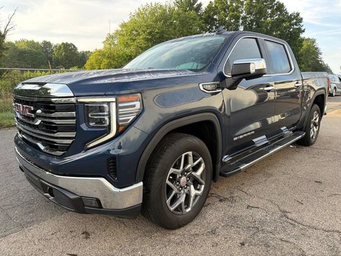 Used 2023 GMC Sierra 1500 SLT w/ SLT Premium Package AWD/4WD image 6