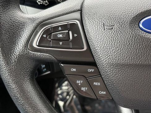Used 2016 Ford Focus SE w/ Reverse Sensing Package FWD image 32