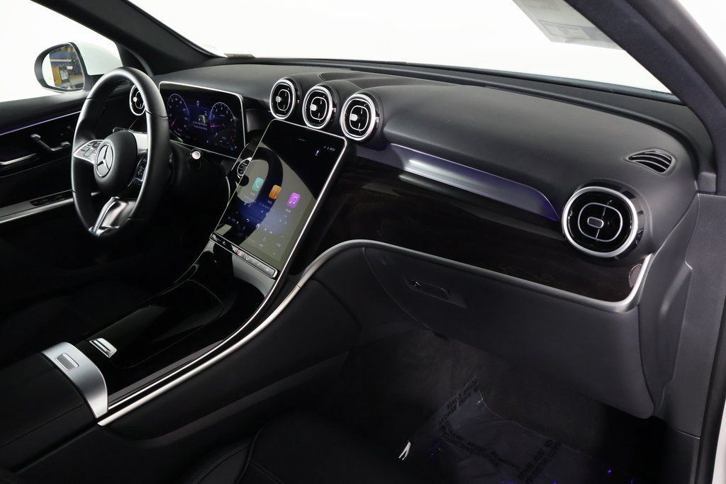 Certified 2026 Mercedes-Benz GLC 300 image 9